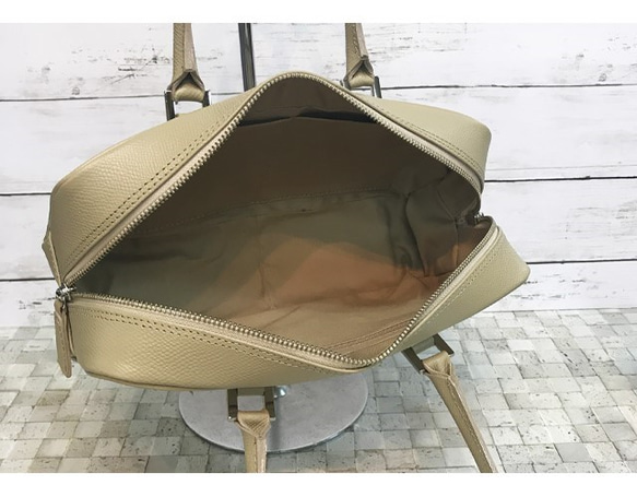 牛革バッグ　セミショルダー横型　ジャストサイズ　本革カクシボ　BEIGE 4枚目の画像