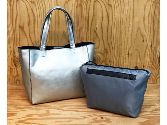 ジャストサイズ♪　PUコンビ・トート　BAGinBAG付き　SILVERxNAVY 6枚目の画像