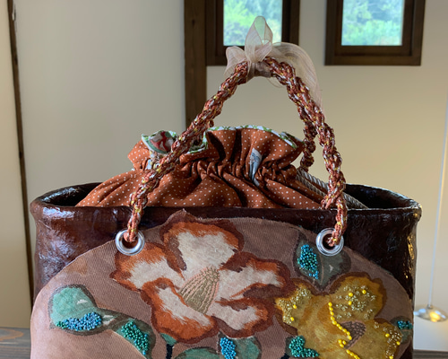 一閑張りカゴバッグ。ハンドメイド。 新潟の作家さんのモダンな一閑張りのカゴバッグ、新しい作品が