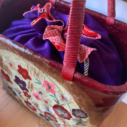 一閑張りバッグ 　鶴、花　華やか　赤　ピンク　緑　縮緬　ハンドメイド 一閑張り籠バッグ かごバッグ atelier-fumika 通販 9212033