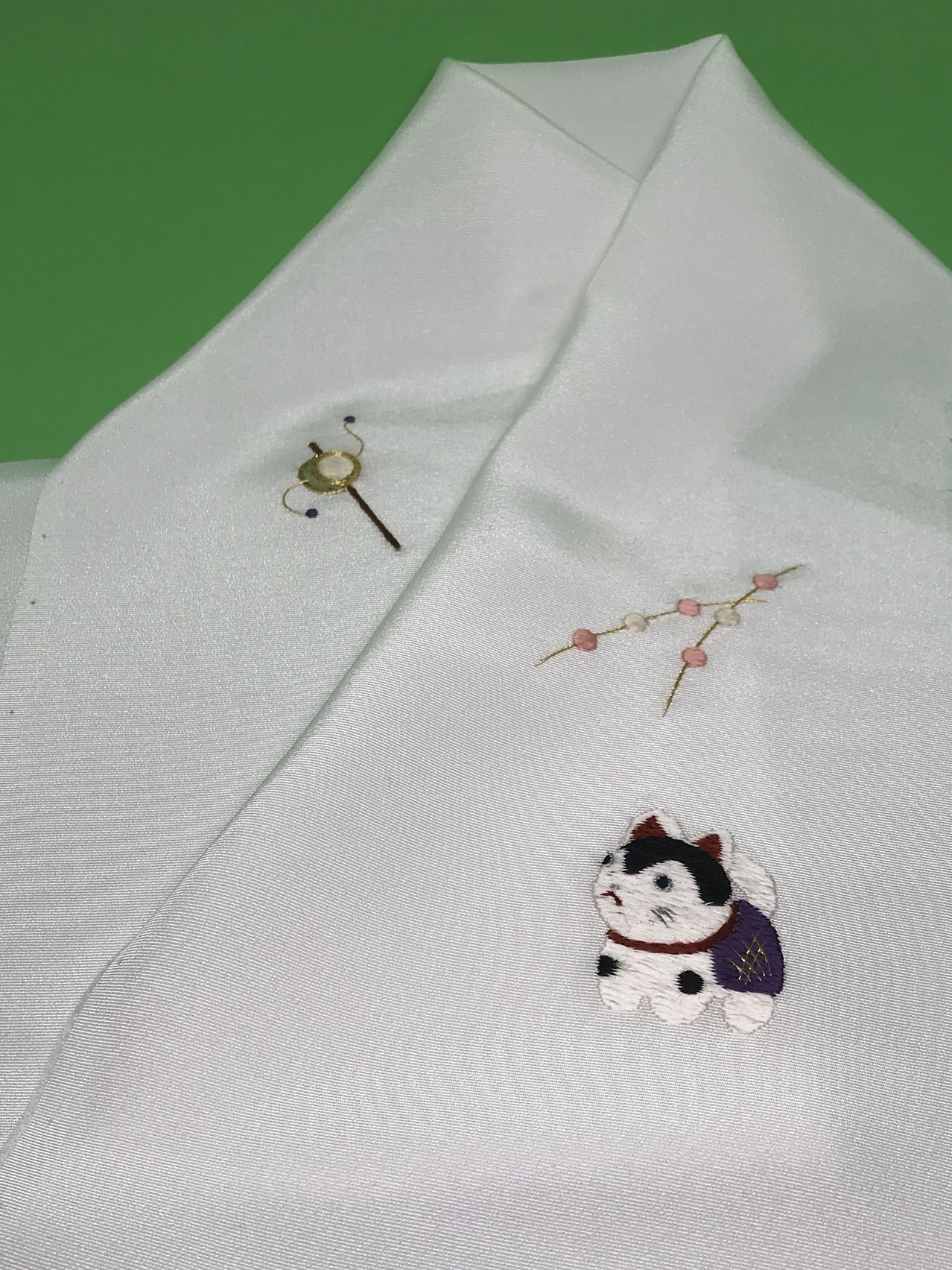 リング 半身刺繍 着物 830 ベージュ 刺繍 日本製 京都小泉 輪 刺繍 刺繍半襟 丸紋桜 白／金銀｜京都の着物和装小物 ゑり正