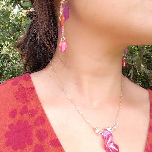 ピンクブーゲンビリアリアルフラワーピアス/ブーゲンビリア花びら