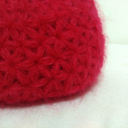 ふっくら丸いリフ編みバッグ  ピンク  リアルファーのポンポン付き 5枚目の画像