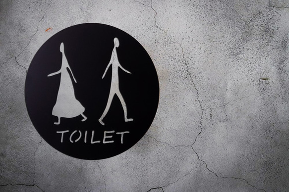 【OPUS東齊金工】歐式鐵藝廁所標示牌《邂逅》-TOILET(黑)/化妝室/更衣室/洗手間/WC/辦公室用品/咖啡店 第5張的照片