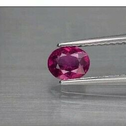 天然石 ロードライト ガーネット ルース 0.61ct マダガスカル／アフリカ産 非加熱　華奢で可愛らしい小粒感！ 2枚目の画像