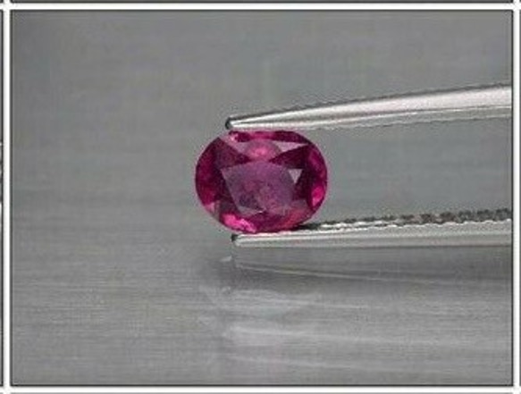 天然石 ロードライト ガーネット ルース 0.61ct マダガスカル／アフリカ産 非加熱　華奢で可愛らしい小粒感！ 6枚目の画像