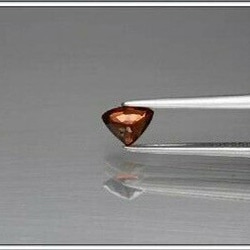 天然石 スペサルティン ガーネット ルース 0.53ct ナンビア／アフリカ産 非加熱　華奢で可愛らしい小粒感！ 6枚目の画像