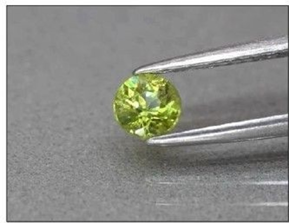 天然 デマントイド ガーネット ルース 0.43ct 非加熱 マダガスカル産 3枚目の画像