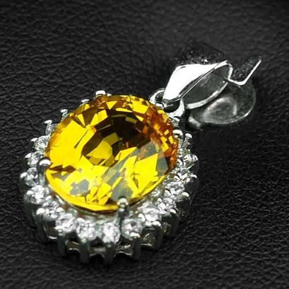 大粒4.6ct！ イエロー・ゴールデン サファイア ペンダント トップ アフリカ産 2枚目の画像