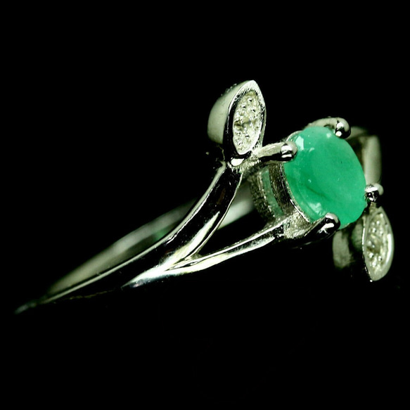 華奢な1粒！ エメラルド 14号 リング 指輪 ザンビア産　綺麗なグリーンカラーの色味！ 2枚目の画像