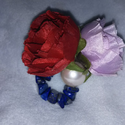 ラピスラズリサザレと薔薇造花のリング 2枚目の画像