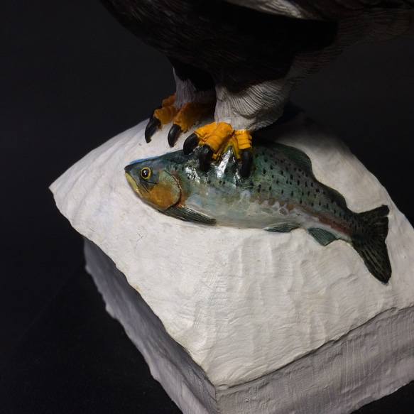 オオワシ（ミニチュア）のバードカービング（木彫刻） 