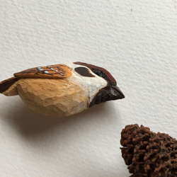野鳥のブローチ（スズメ)・バードカービング 3枚目の画像