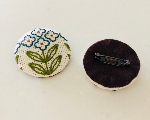 刺繍ブローチ＿青い花 ブローチ clct731 通販 4906987｜Creema