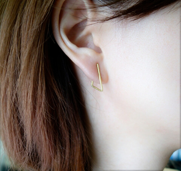 ★★★Simple Line Earring　真鍮 1枚目の画像