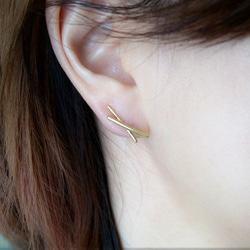 ★★★Cross Line Earring　真鍮 1枚目の画像