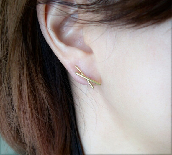 ★★★Cross Line Earring　真鍮 1枚目の画像