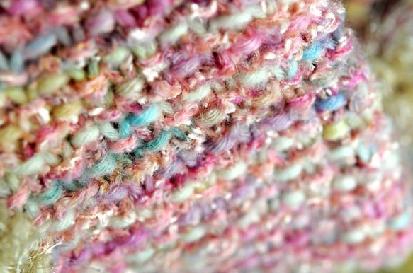 染め糸の手編みスヌード　フラッグピンク　 1枚目の画像