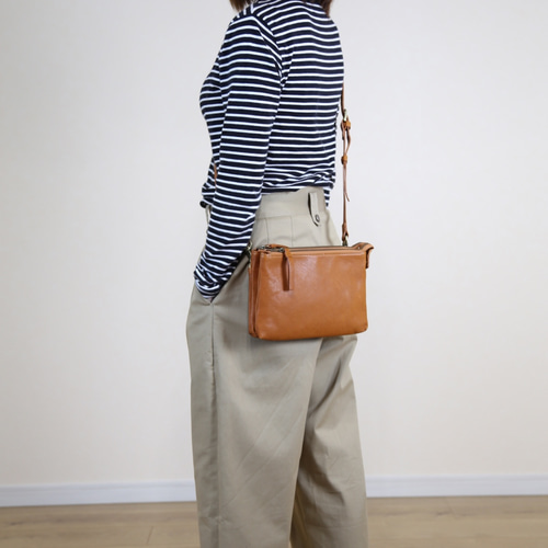 在庫有り！【送料無料！】タンニンレザー 2way2連ミニショルダーバッグ