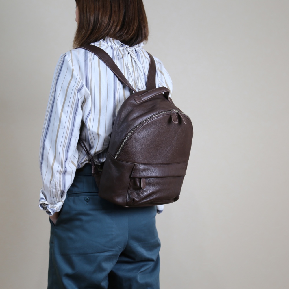 在庫あり　送料無料！！タンニンレザー　小さめのリュック　ブラウン　値下げしました！ 9,636円