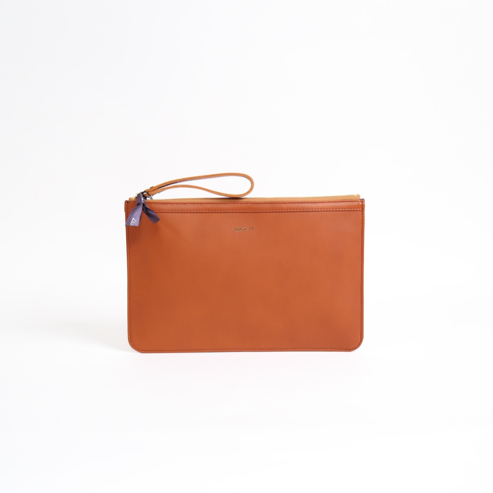 【送料無料】　姫路レザー　クラッチバッグ　キャメル　在庫あり！値下げしました！