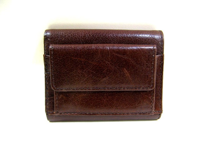 バッファロー　三つ折り財布