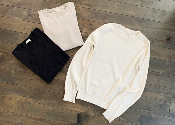 feather cotton®︎クルーネックknit tops / オフホワイト 1枚目の画像