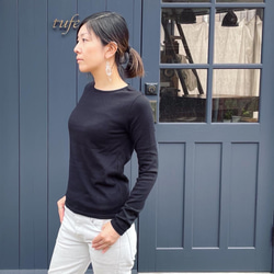 feather cotton®︎クルーネック薄手天竺knit tops / ブラック 1枚目の画像