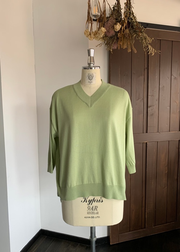 feather cotton®︎の7分袖Vネック knit tops / apple green 6枚目の画像