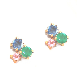 - pink no mori - Pink & Blue Sapphire & Emerald Earrings 2枚目の画像