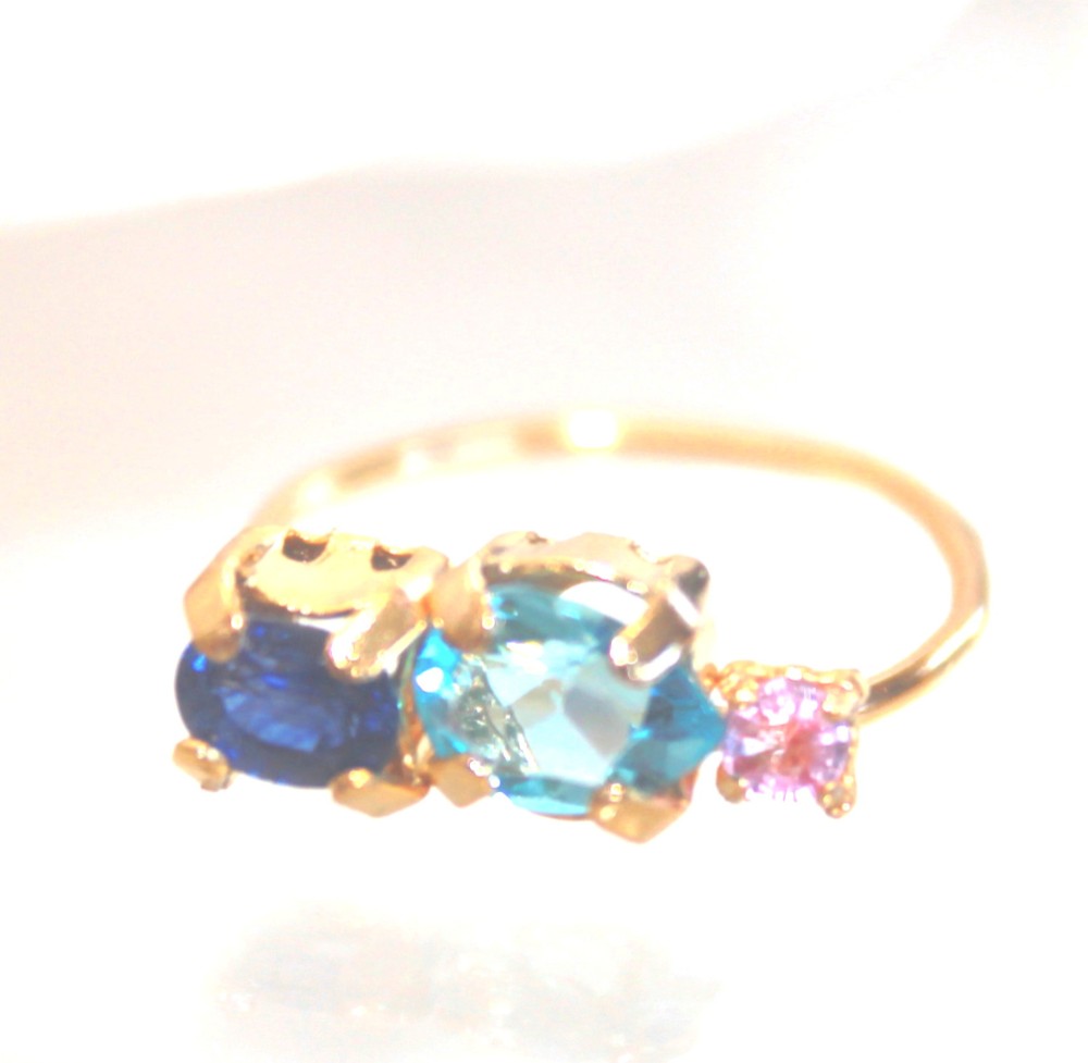 - nouryou - Blue & Pink Sapphire & Blue Topaz Ring