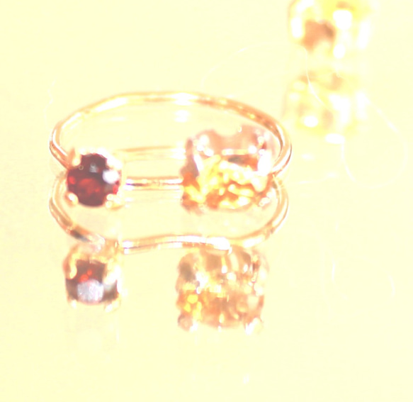 - golden autumn - Garnet & Blue Topaz Ring 3枚目の画像
