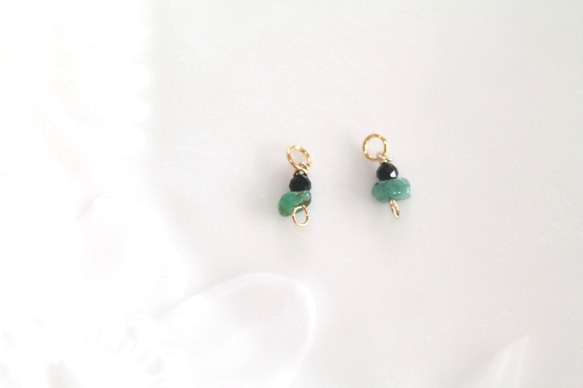 -k18gp- mini black spinel & emerald earrings +"sapphire" 2枚目の画像
