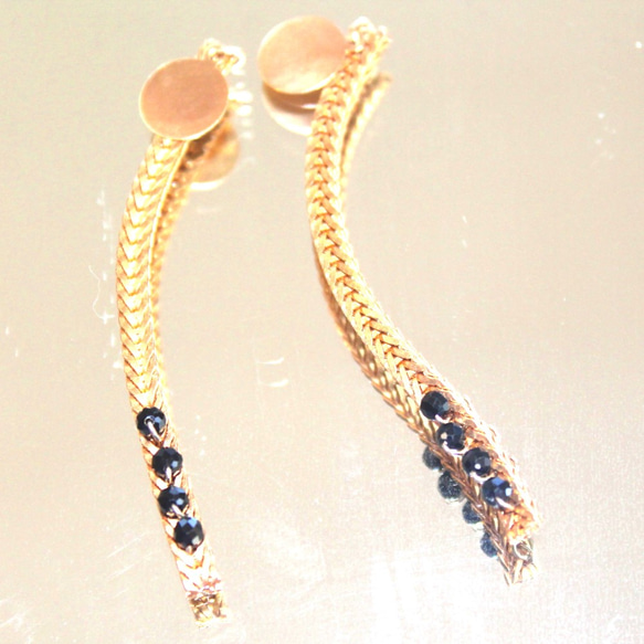 Creema限定 k18gp black spinel & vintage code earrings+sapphire 3枚目の画像