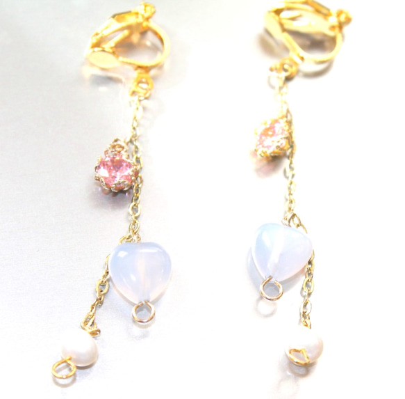 Pink cz & heart earrings +"sapphire"present 2枚目の画像