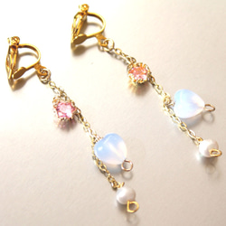 Pink cz & heart earrings +"sapphire"present 3枚目の画像