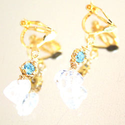 k18gp- Swaro & crystal charm earrings +"sapphire"present 2枚目の画像