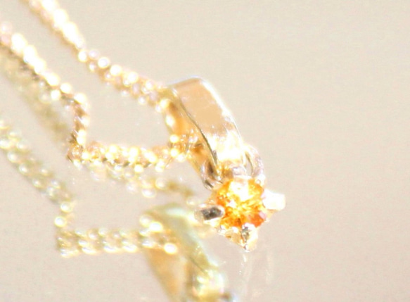Golden sapphire charm necklace +"ruby"present 1枚目の画像