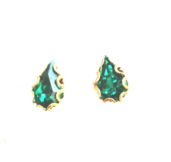 -k18gp- ☆vintage glass christmas☆tree drop earrings 3枚目の画像