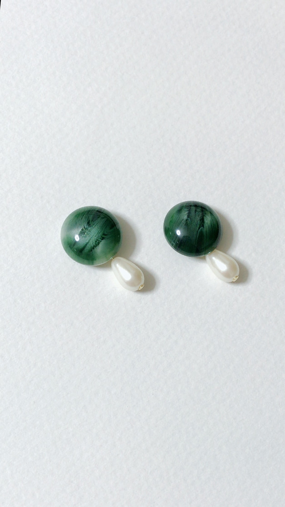 Green Marble Button and Pearl pierce 3枚目の画像