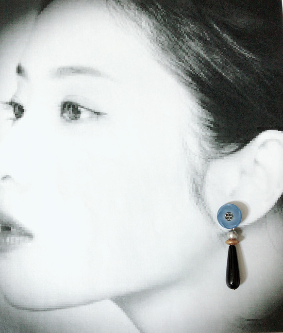 Blue and Silver flower retro button pierce 4枚目の画像