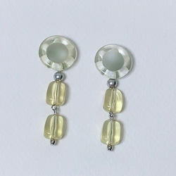 Transparent gray flower buttons and john kill earrings 1枚目の画像