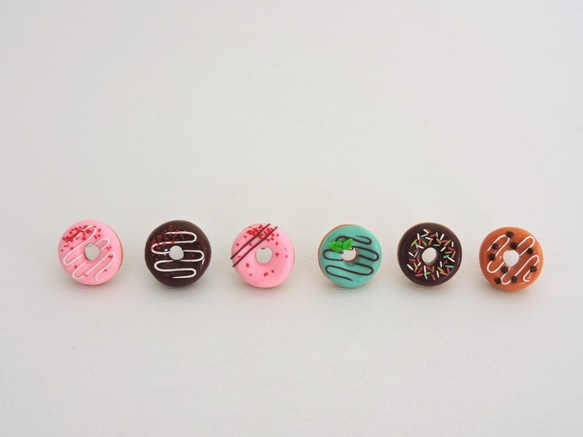 選べるドーナツ　Donuts　ミニチュア　ピアス／イヤリング 2枚目の画像