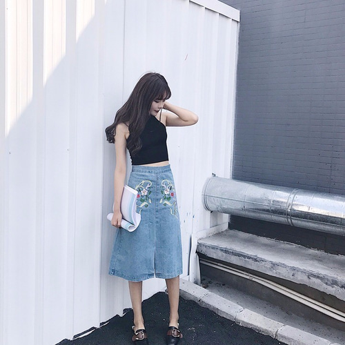 45R デニムスカート　お花の刺繍 45R デニムスカート お花の刺繍