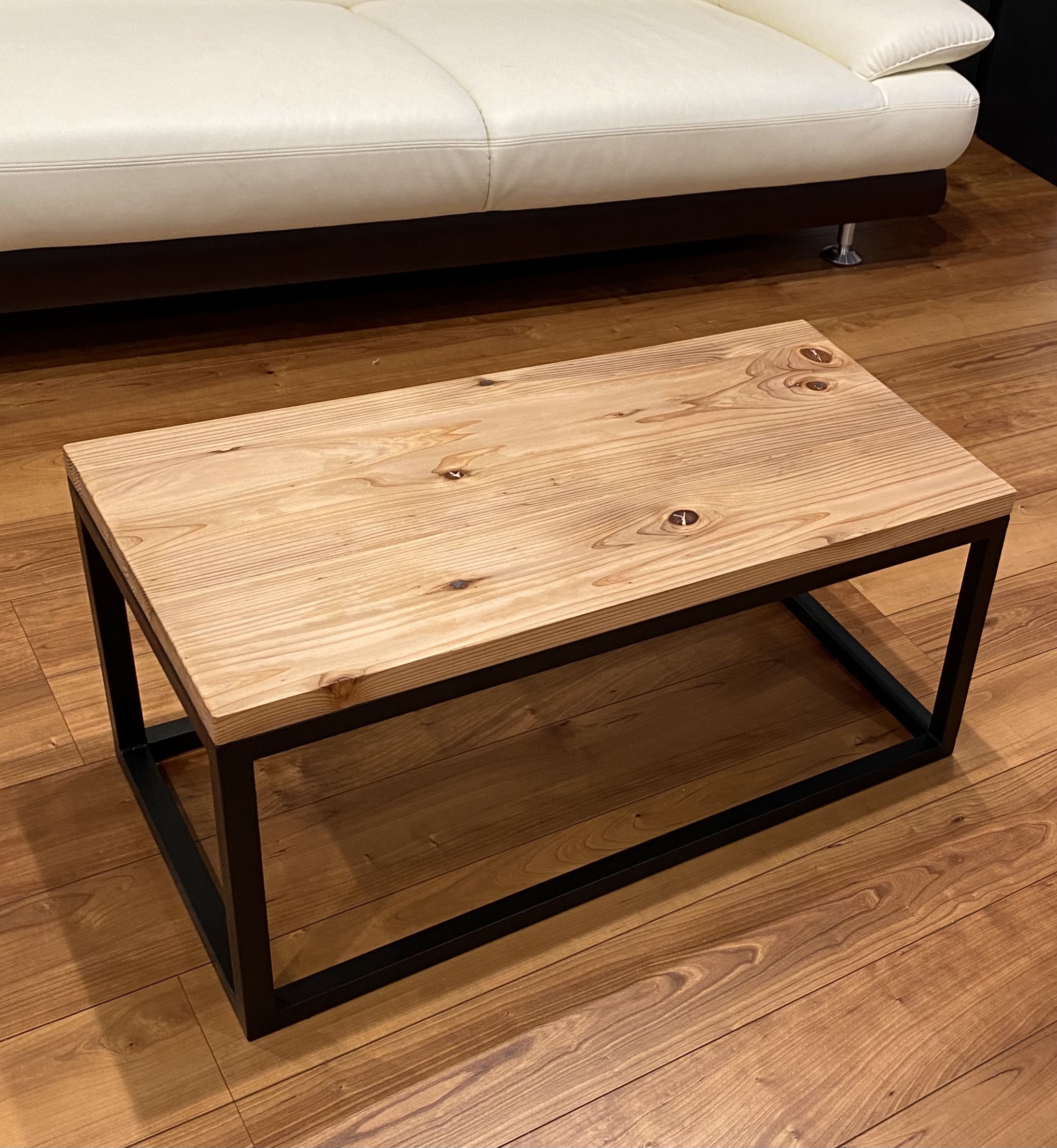 センターテーブル　リビングテーブル　鉄脚　コーヒーテーブル