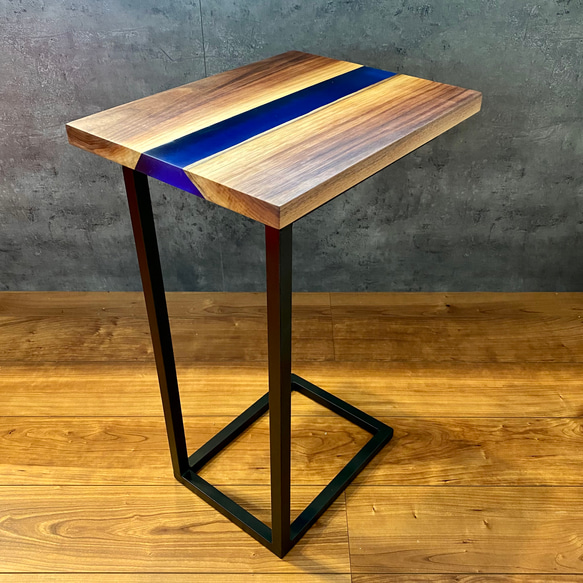サイドテーブル　デザイン家具　レジン家具　テーブル 2枚目の画像