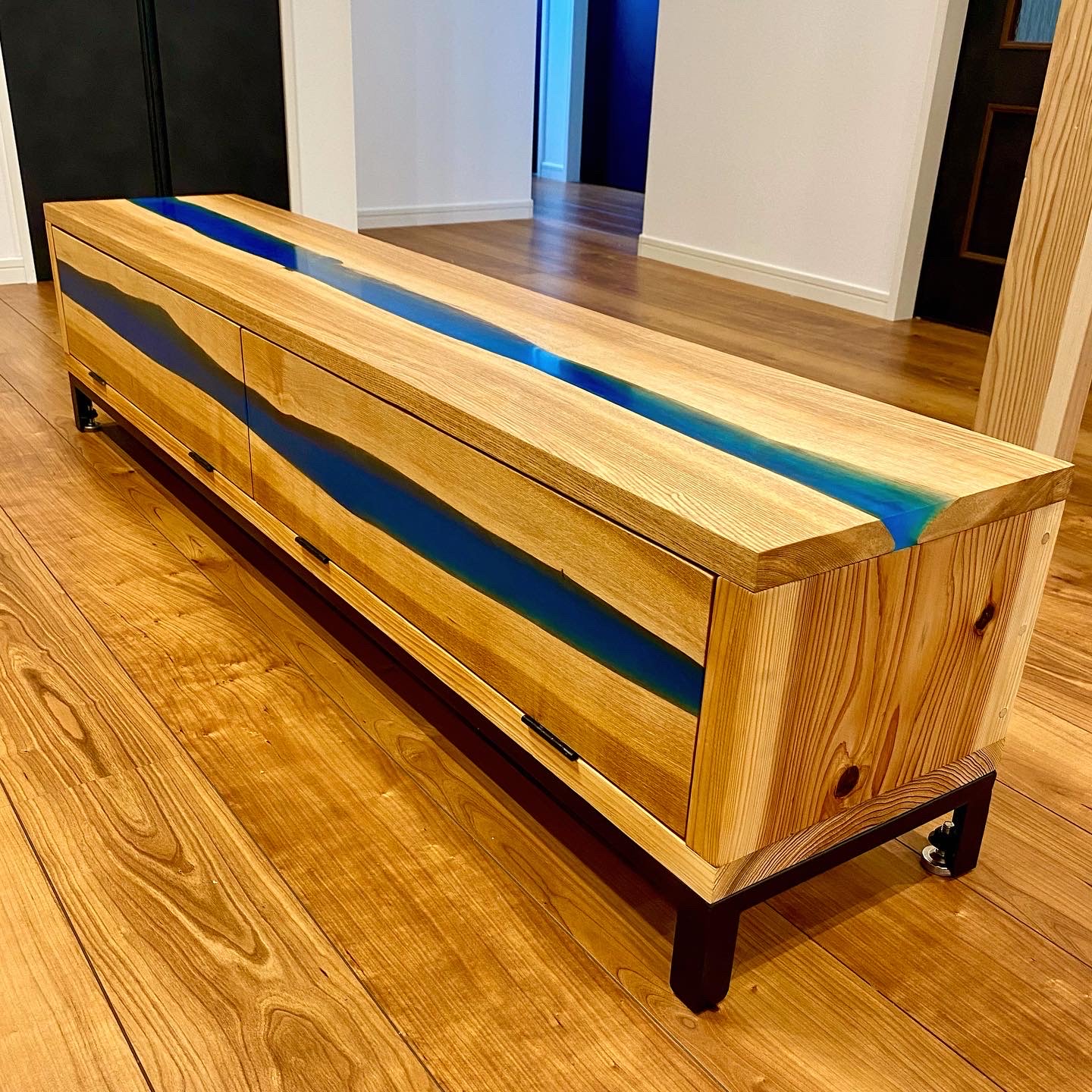 テレビボード　チェスト　サイドボード　ウッドレジン