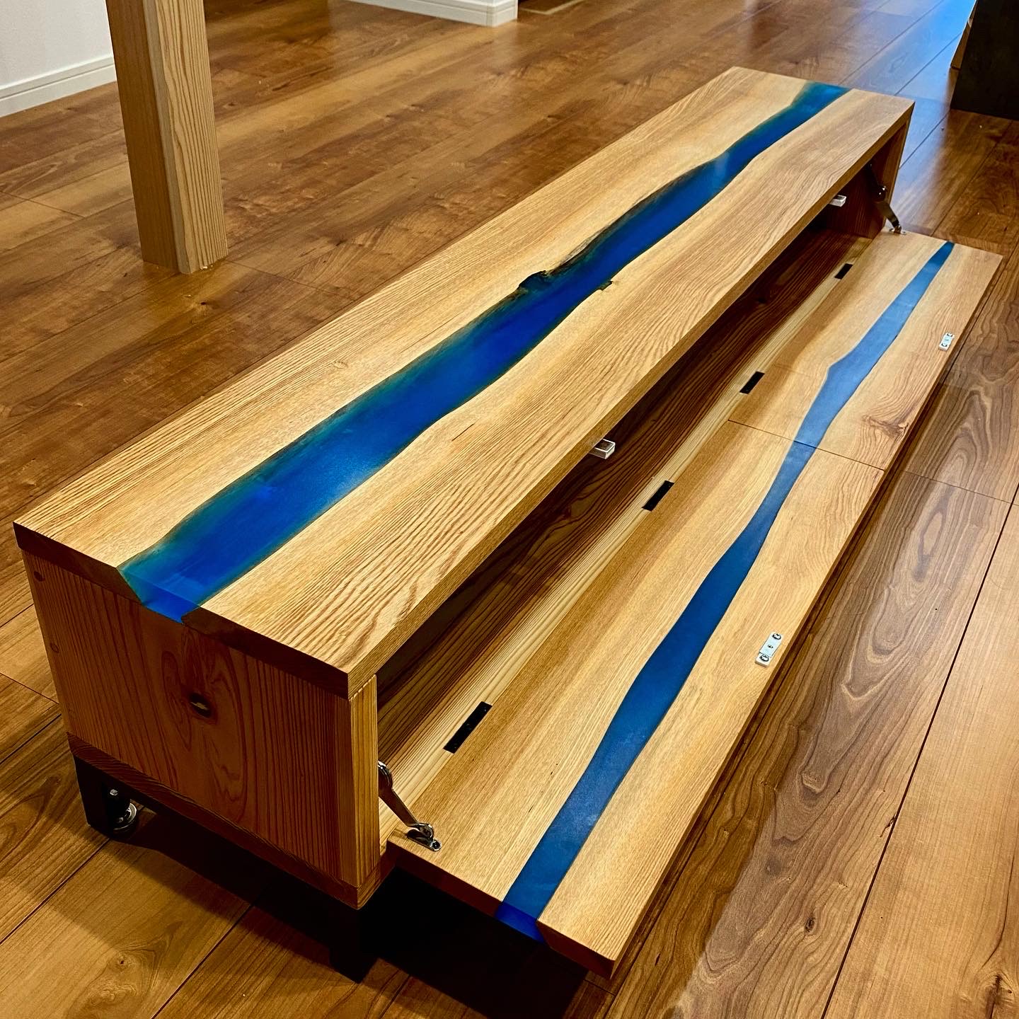 テレビボード　チェスト　サイドボード　ウッドレジン