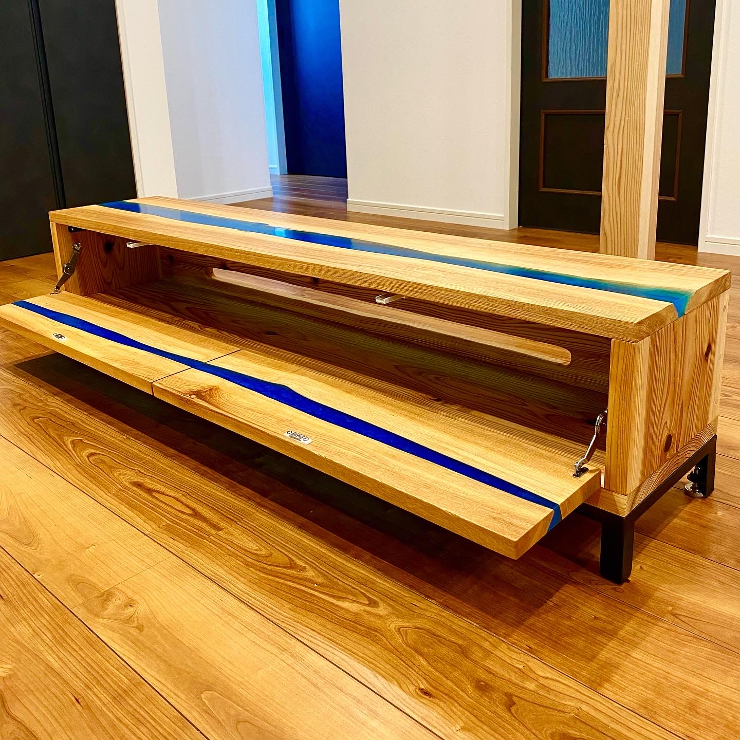 テレビボード　チェスト　サイドボード　ウッドレジン