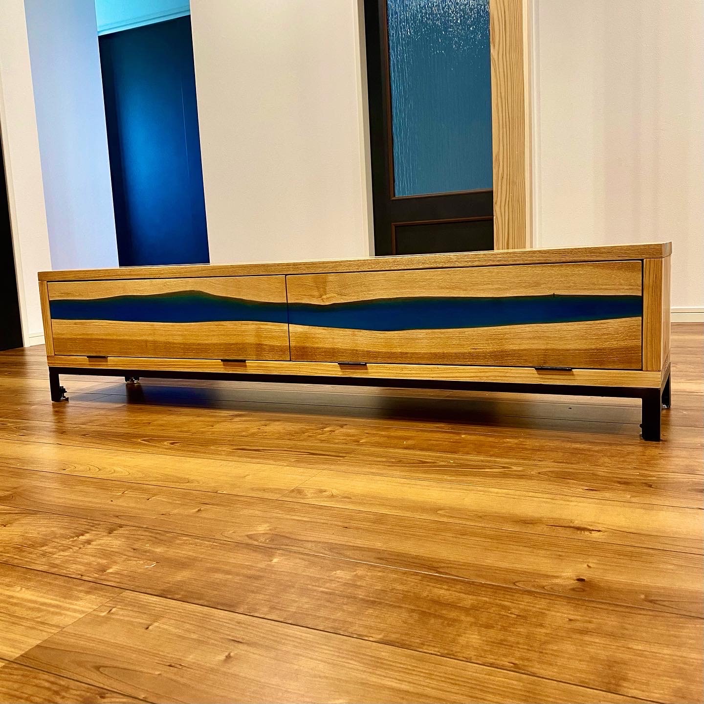 テレビボード　チェスト　サイドボード　ウッドレジン